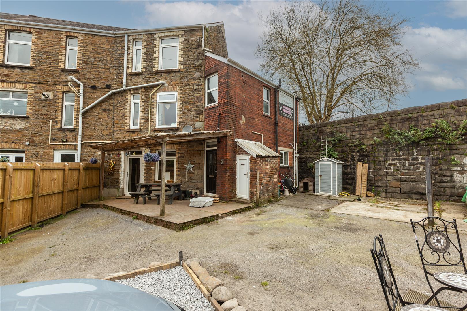 Hebron Road, Clydach, Swansea, SA6 5EJ